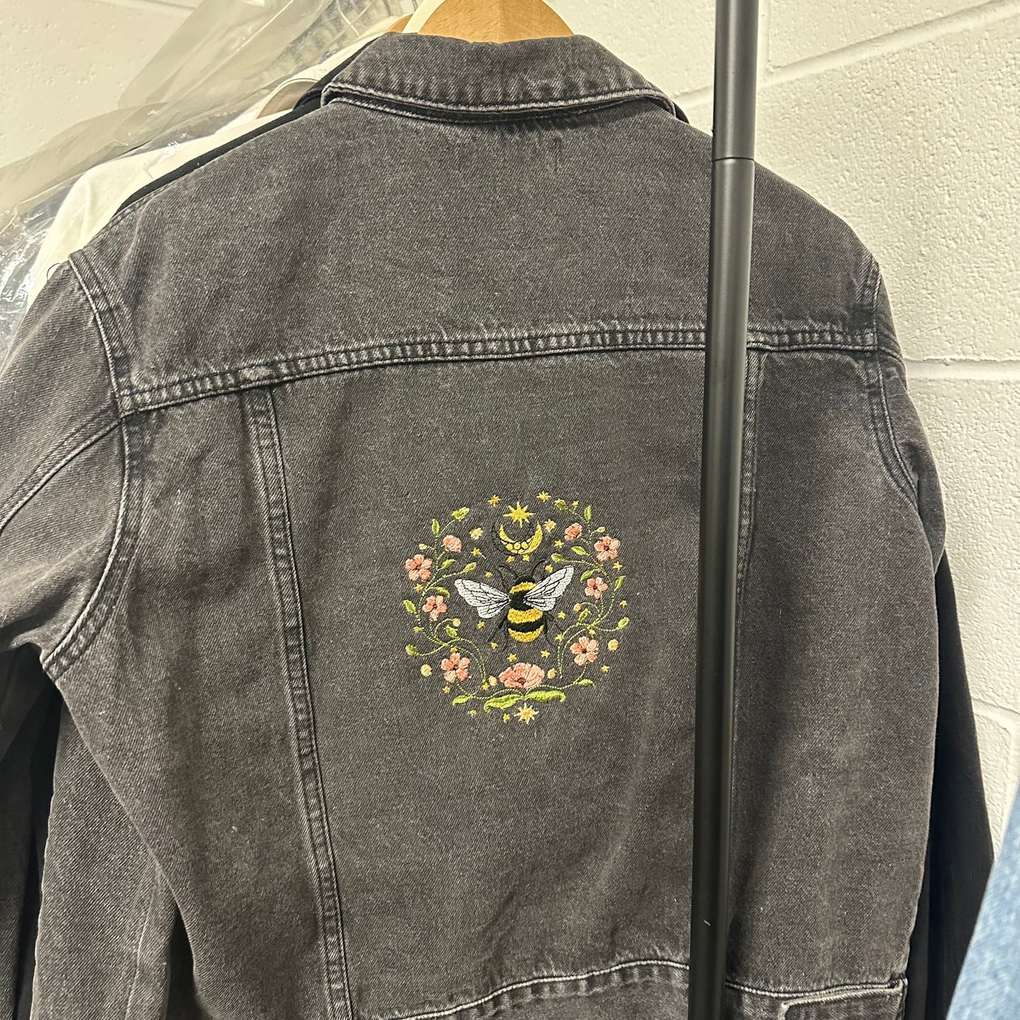 Bee design off-black Denim Jacket