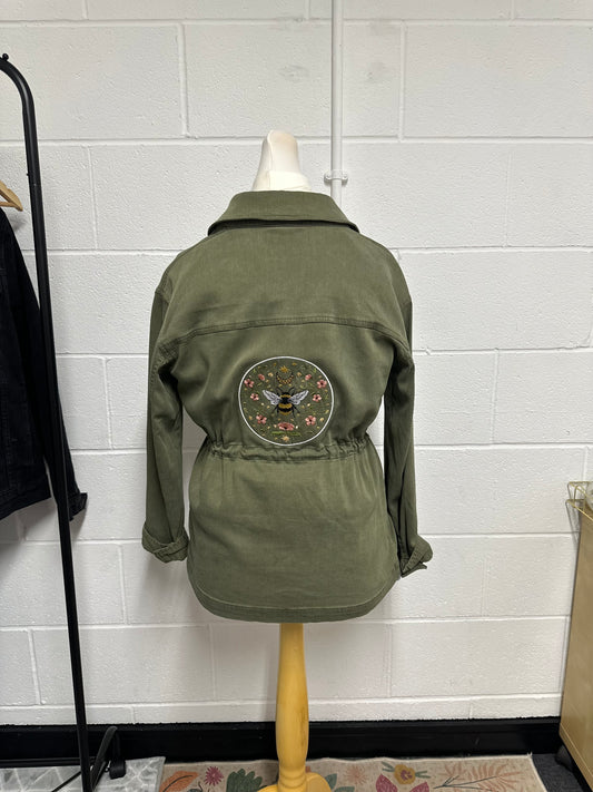Bee embroidered green shirt jacket